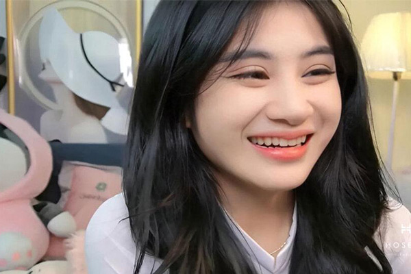 biên tập viên nội dung Ana Gấu