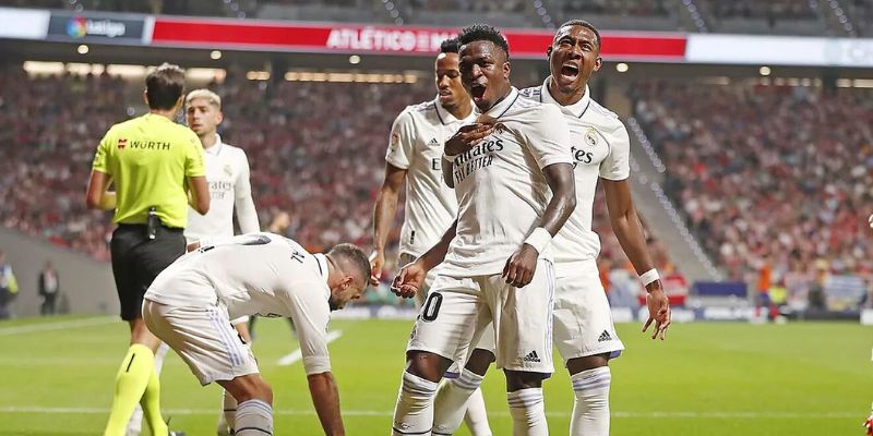 Niềm vui chiến thắng bùng nổ