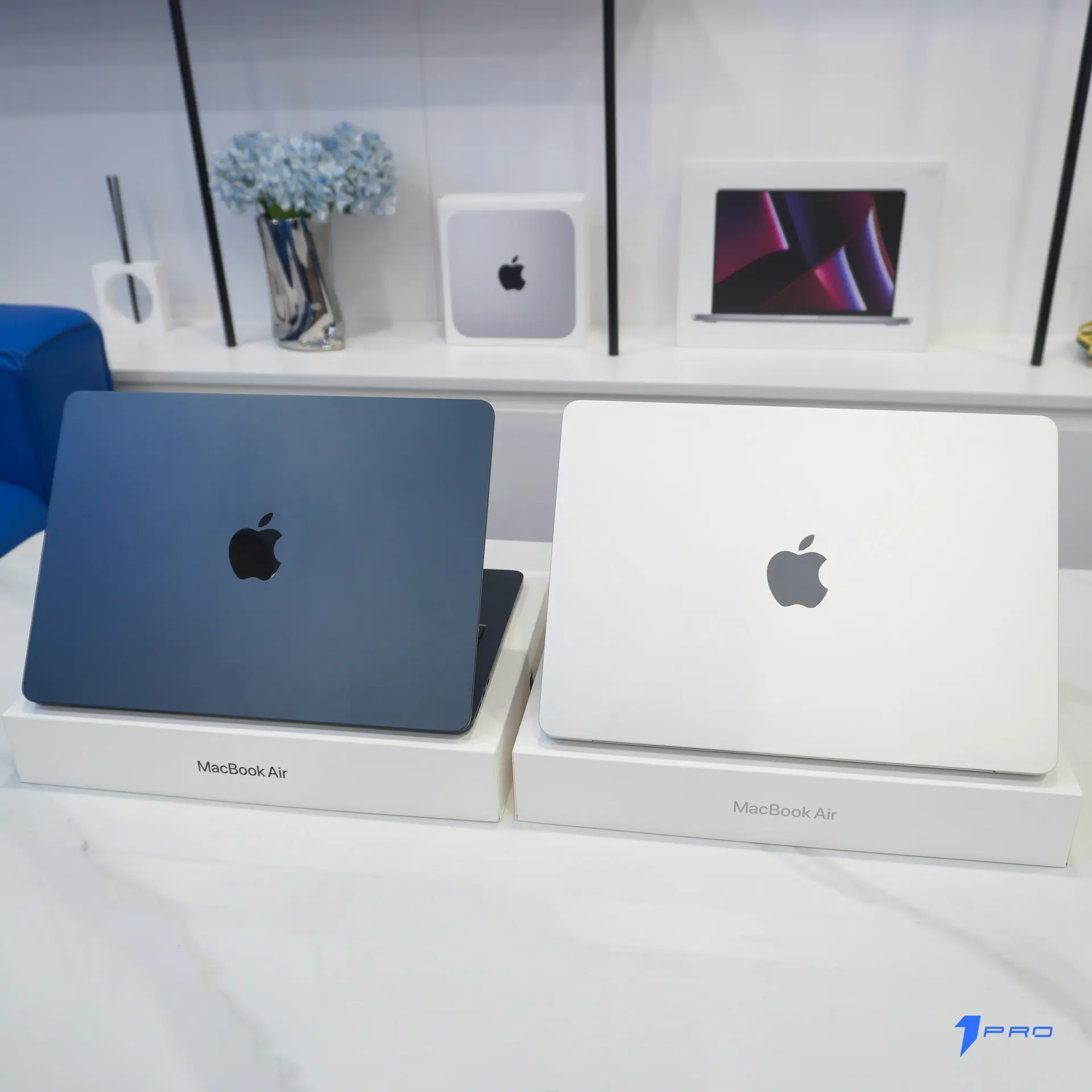 Macbook Air M3 màu midnight mới với lớp phủ chống vân tay sang trọng