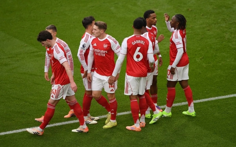 Arsenal đối mặt thử thách lớn khi hàng thủ liên tiếp sứt mẻ